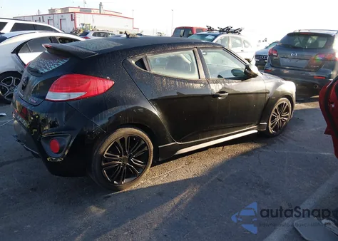 2016 Hyundai Veloster Turbo z USA, uszkodzony, nr VIN KMHTC6AE9GU266021